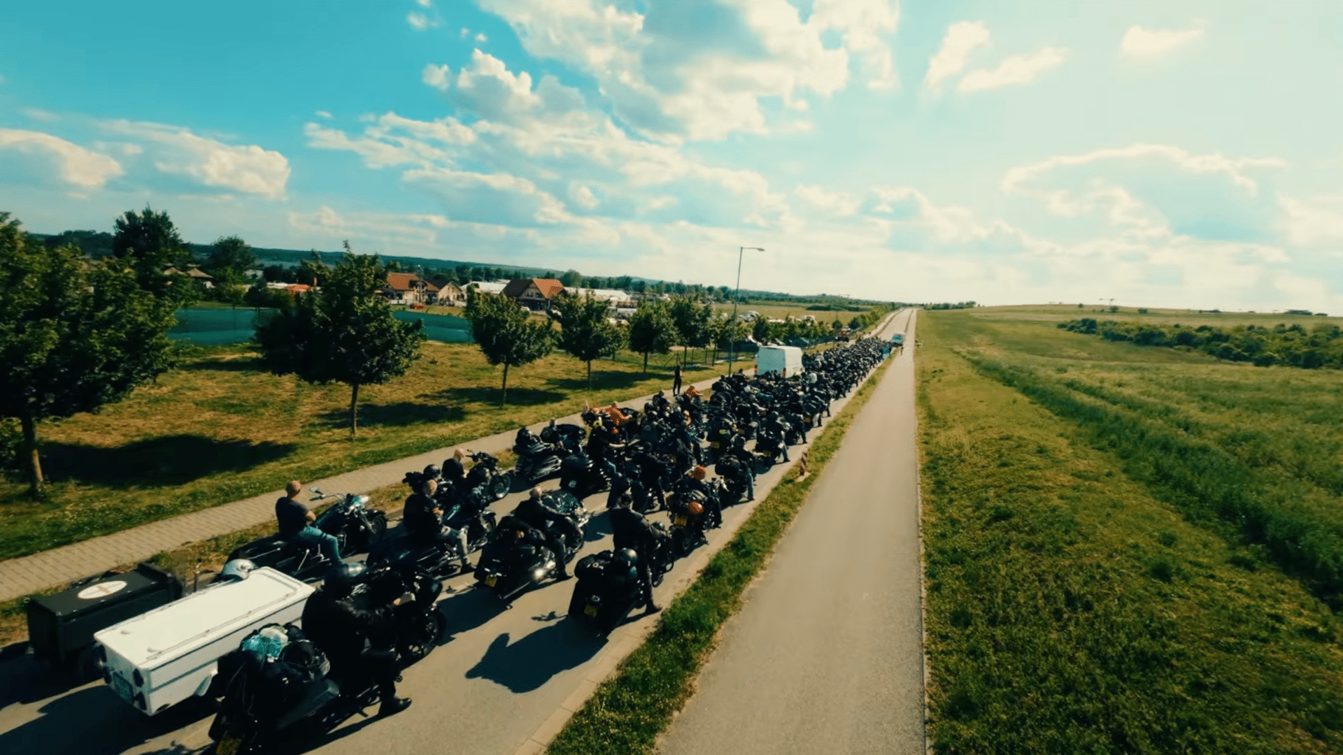 2 Bikers riding in convoy